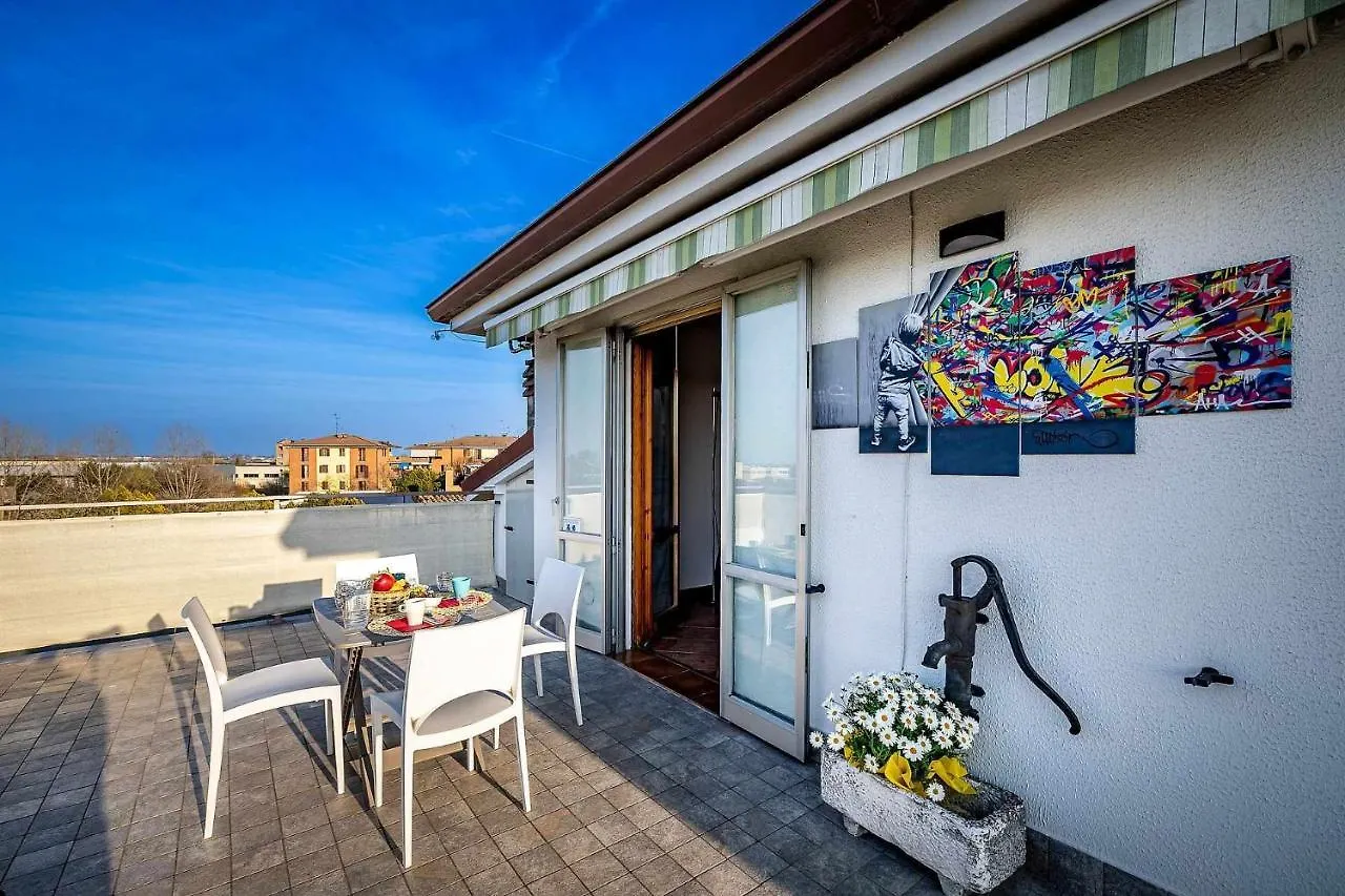 Il Terrazzo Sul Tramonto Apartment Bastiglia Italy